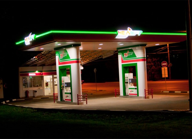 Внедрение уличных светодиодных светильников серии УСС на автозаправочных станциях "Челнефть"